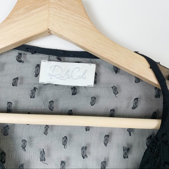 ☀️2/$20 Rahi Cali Top - Picture 8 of 8